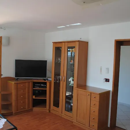 Apartman Holiday Ana *