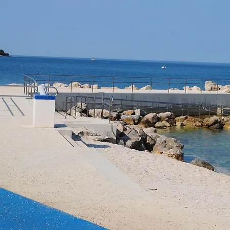 Appartement Holiday Ana Pula