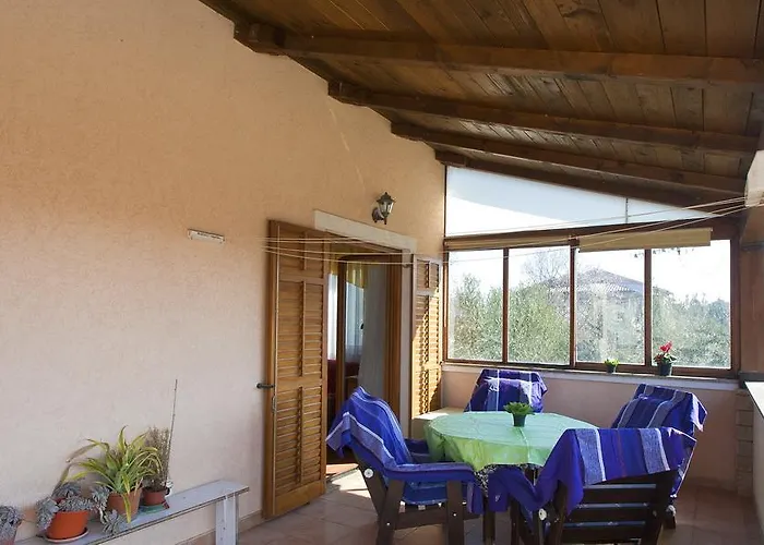 Holiday Ana * 풀라